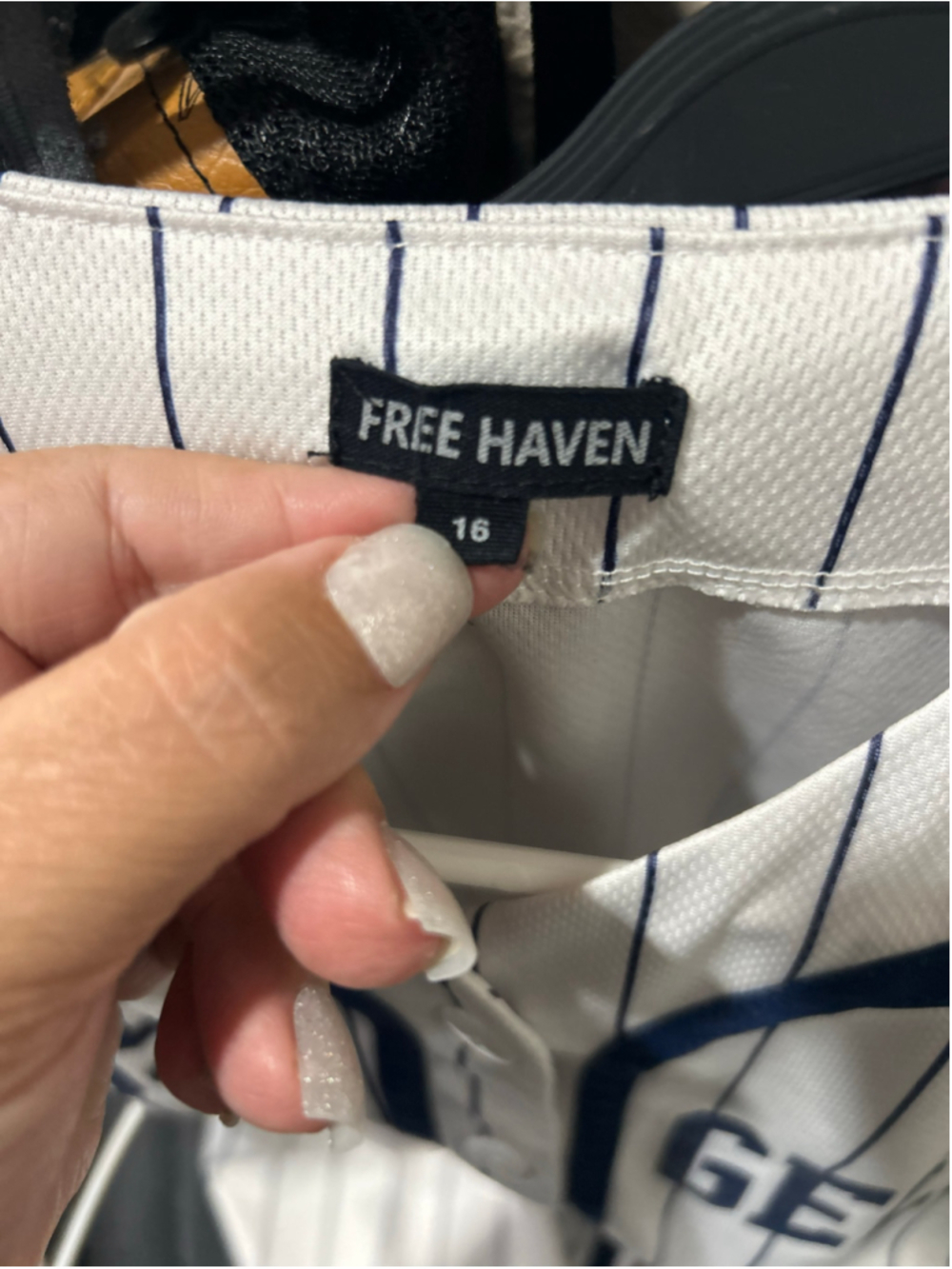 Boys Free Haven Los Angeles Baseball Jersey White Navy Blue Size 16 - Picture 5 of 5
